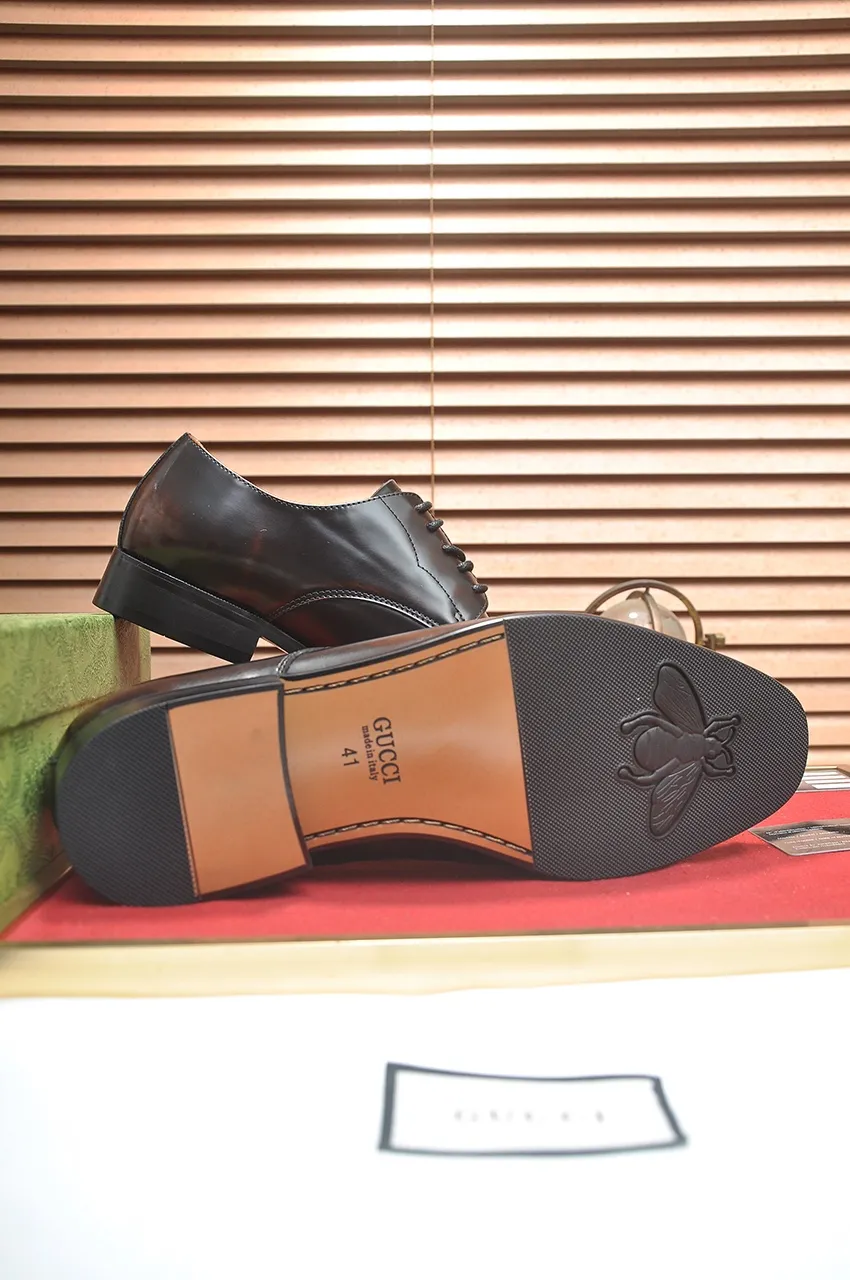 Men's shoes💰500💶Italy's top luxury men's shoe giant (GUCCI) (Gucci) (full cowhide lining) new arrival🍃Original European style🔰 Pleasant to the eye😍In order to make the shoes more durable and non-deformable🌀The production continues to follow traditional methods but there is still no lack of innovation💪Choose original sheepskin for the leather♻️ Smooth and natural And extra bright ⭐Made of imported cowhide, the first choice of rich people 38-45 (45 customized)